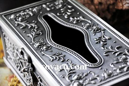Hộp khăn giấy có móc khóa 