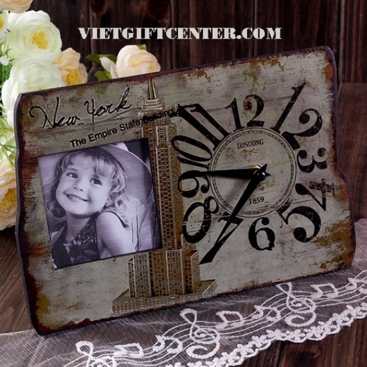 Khung anh dong ho vintage doc dao