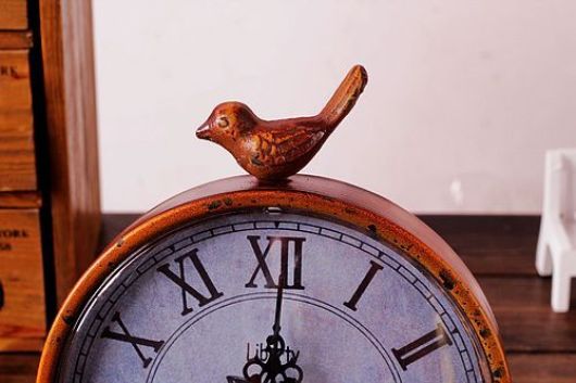 dong ho de ban vintage dep