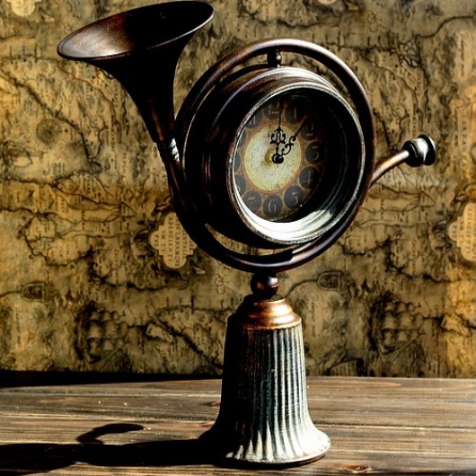 Đồng hồ để bàn lưu niệm vintage