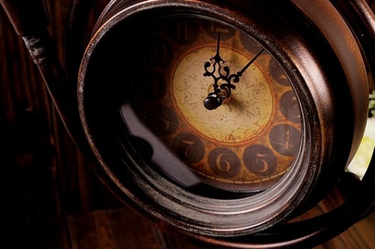 Đồng hồ để bàn kiểu vintage