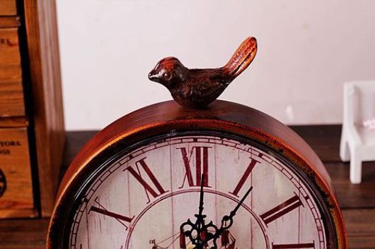 Quà tặng đồng hồ để bàn đẹp