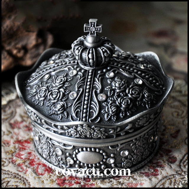 Hộp nữ trang độc đáo Crown