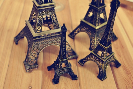 Mô hình tháp Eiffel trang trí độc đáo