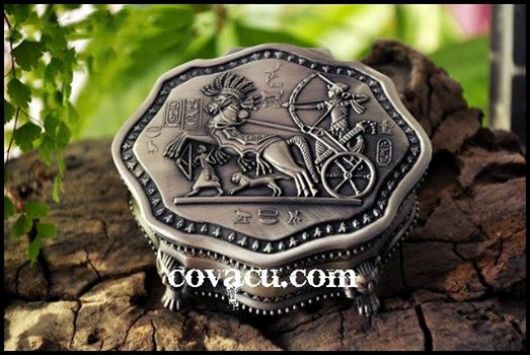 Hộp đựng nữ trang ngựa thành Troy