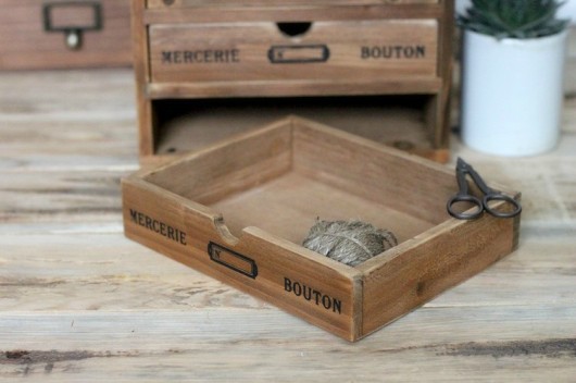 Hop go dung do vintage gia co