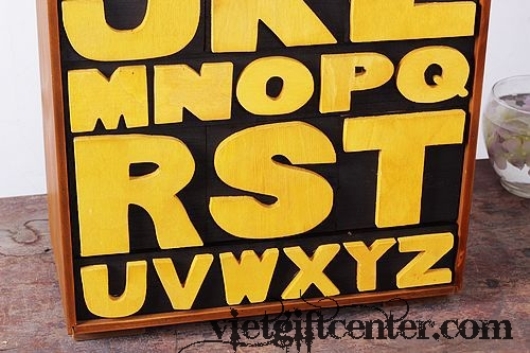 Kệ gỗ đựng đồ chữ cái