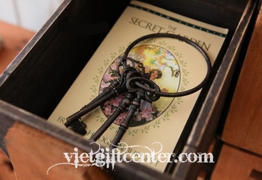 Ke go vintage dep trang tri nha