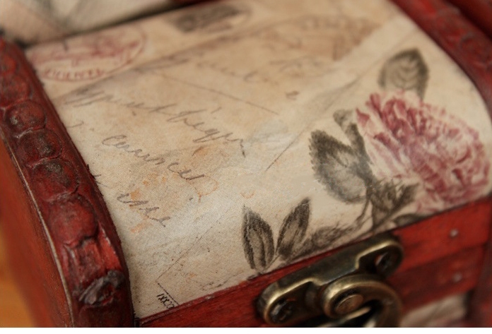 Hop  dung nu trang hoa van vintage