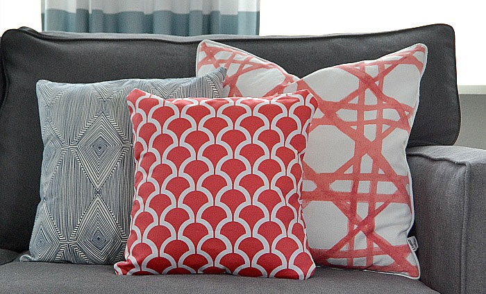 Chiếc gối ôm giúp tạo không gian sang trọng và bắt mắt