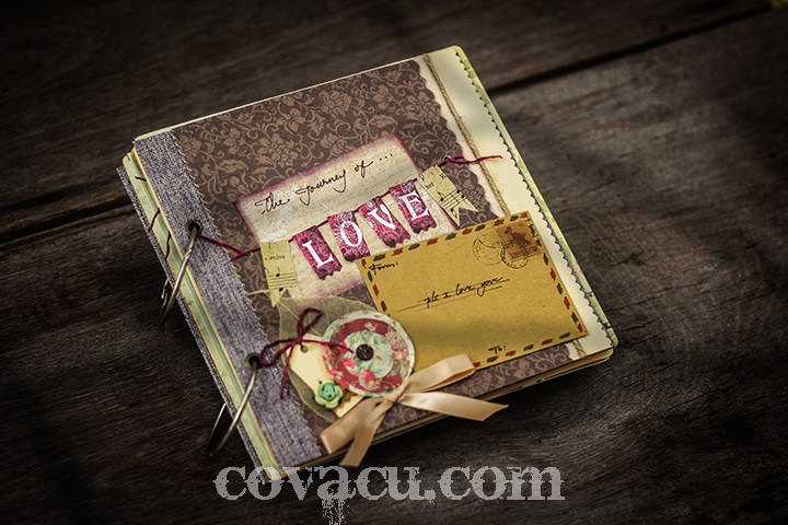 phiên bản scrapbook thứ 2 cũng là màu nâu làm chủ đạo