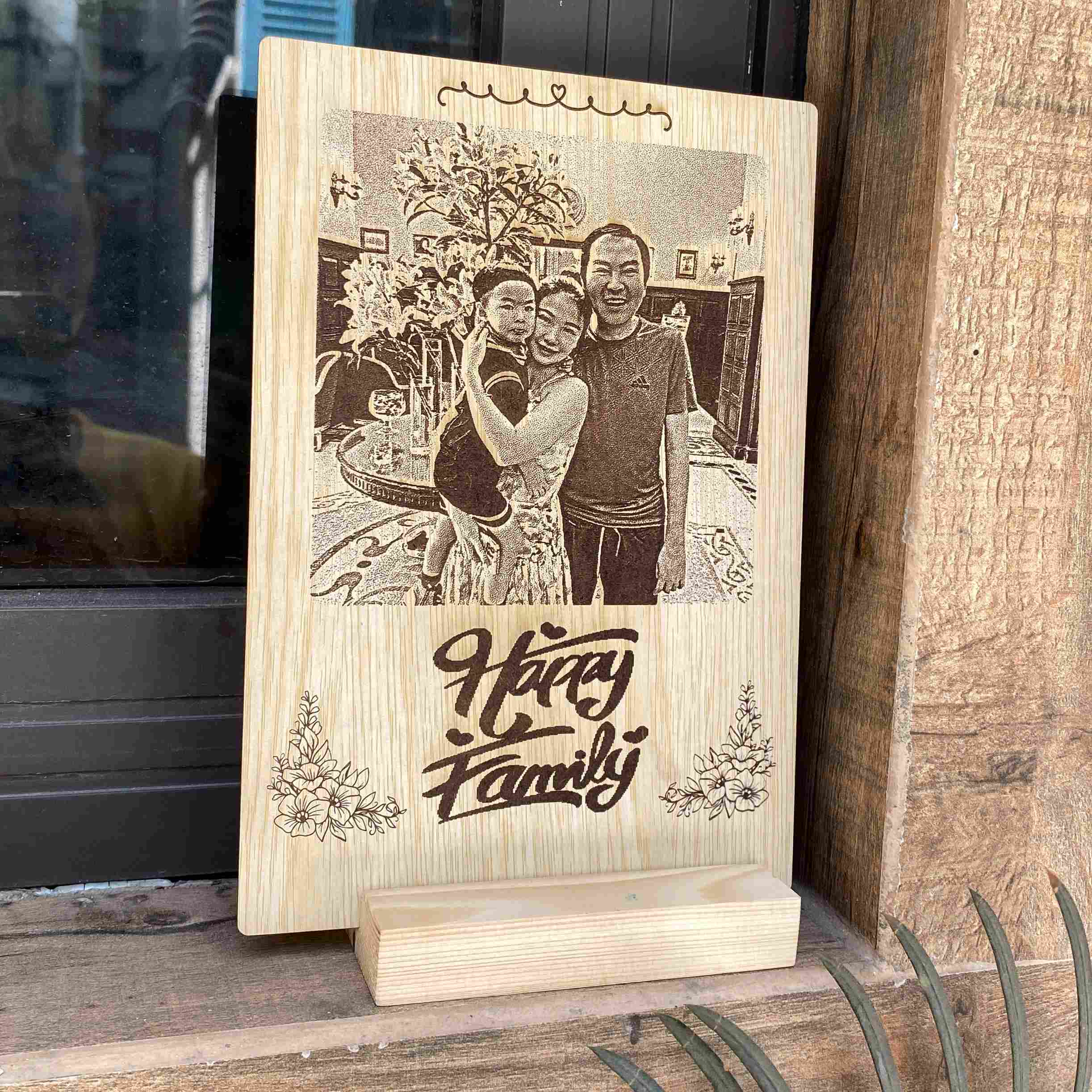 Tranh khac go - hinh anh gia dinh