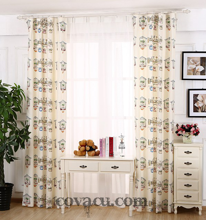 Màu vải thiên về gam màu nhã nhặn, tạo ánh sáng tự nhiên cho không gian cần nhiều ánh sáng, chất vải dày, che chắn ánh nắng tốt.