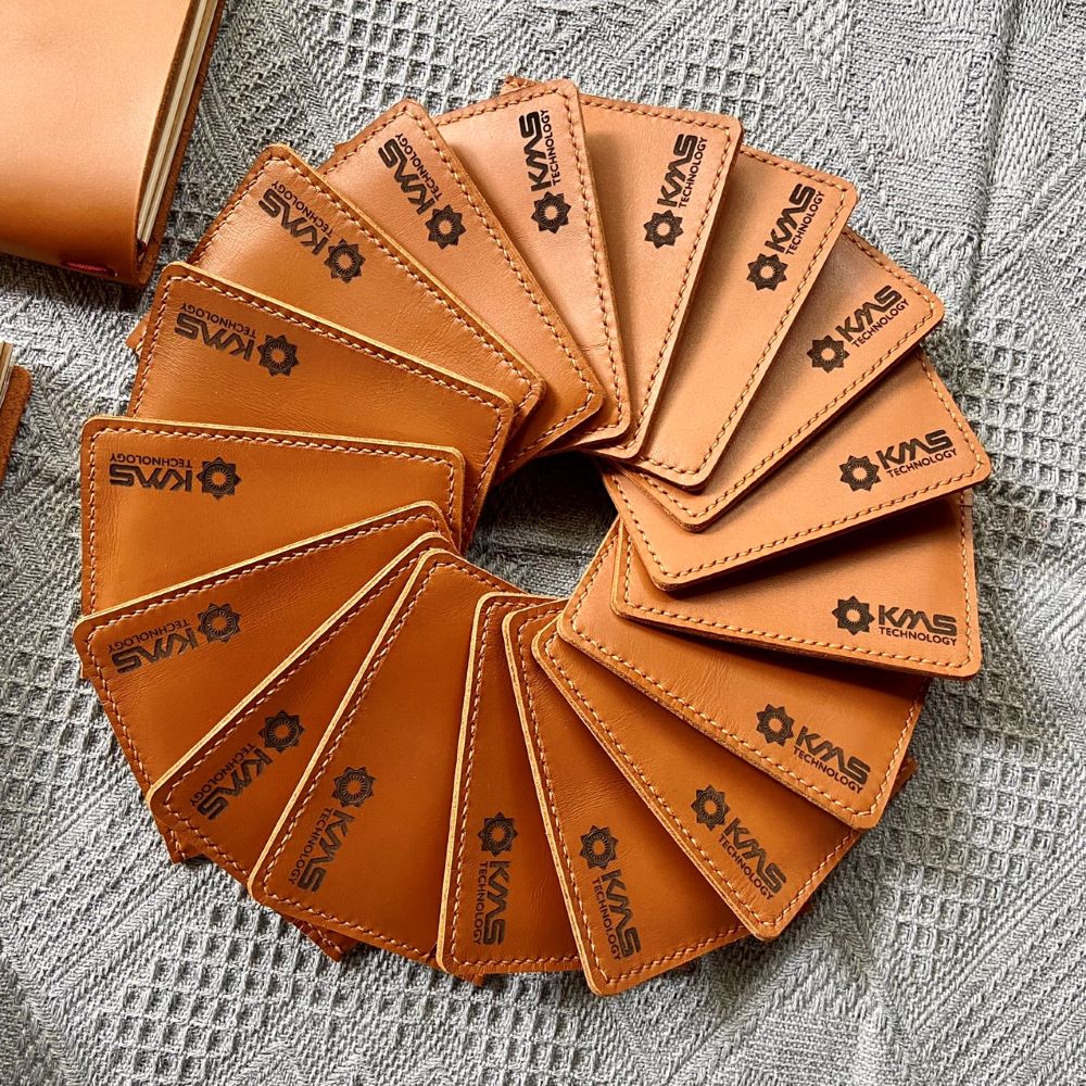 Vi-dung-the-card-da-that-khac-logo