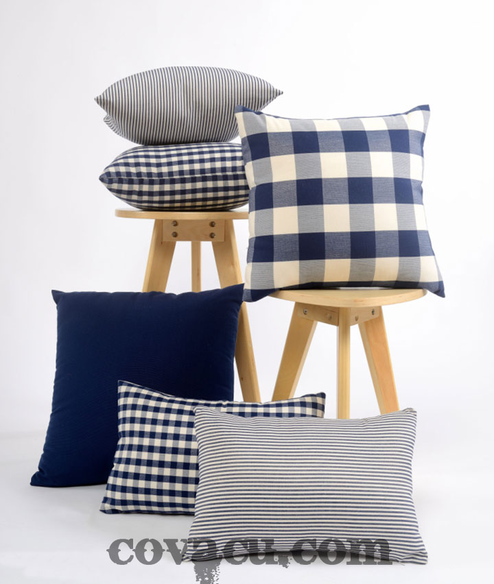 goi caro xanh duong trang tri phong khach