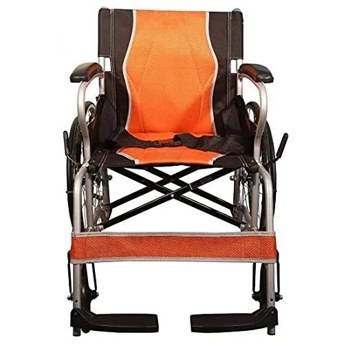 Xe lăn tay Karma RYDER 3 ó thể gấp gọn và dễ dàng tháo ra