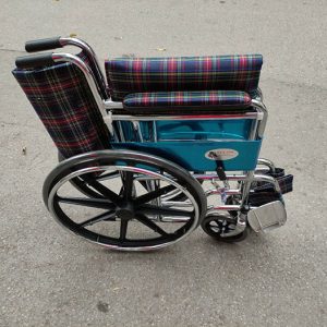 Xe lăn Lucass X39BJ với thiết kế bánh đúc siêu bền và tiện lợi.