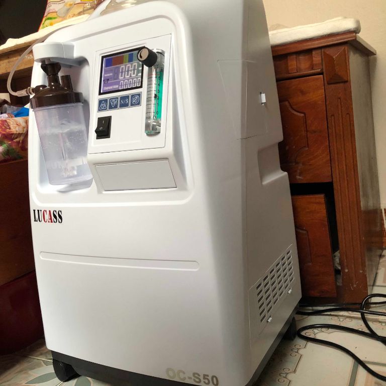 Máy tạo oxy Lucass OC-S50 với độ ồn thấp nhỏ hơn 42dB