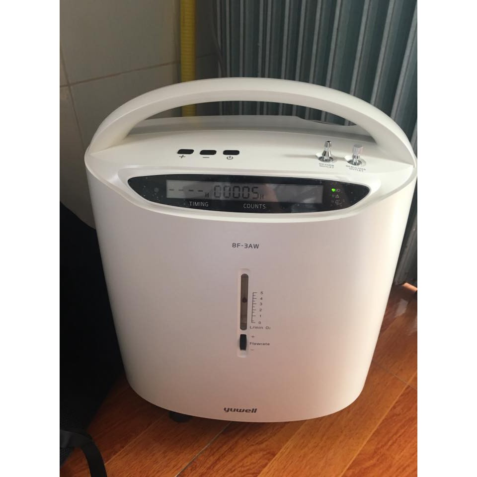 Với thiết kế nhỏ gọn Máy tạo oxy Yuwell 8F-3AW chỉ có trọng lượng khoảng 11,85kg