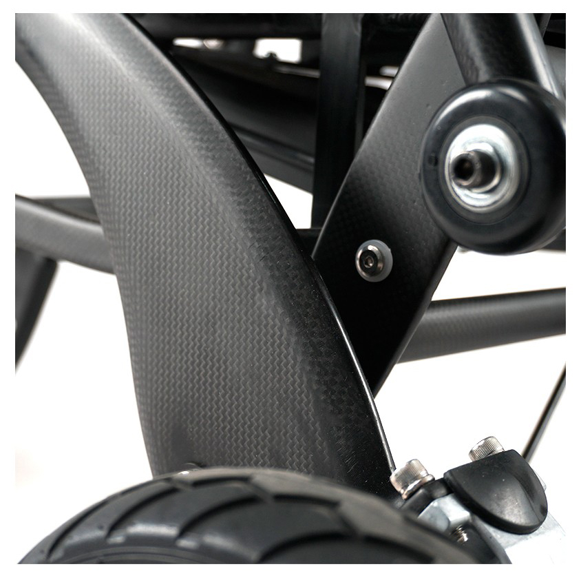 Người dùng có thể hoàn toàn yên tâm về những tính năng mới cũng như sự vận hành khỏe khỏe khoắn của chiếc xe lăn này