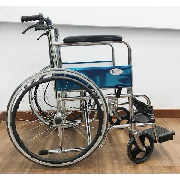 Xe lăn có phanh Lucass X79J là dòng xe lăn tiêu chuẩn