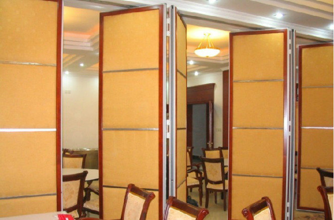 Báo giá vách ngăn di động, vách ngăn di động giá rẻ 46 vach ngan di dong nha hang dep 1