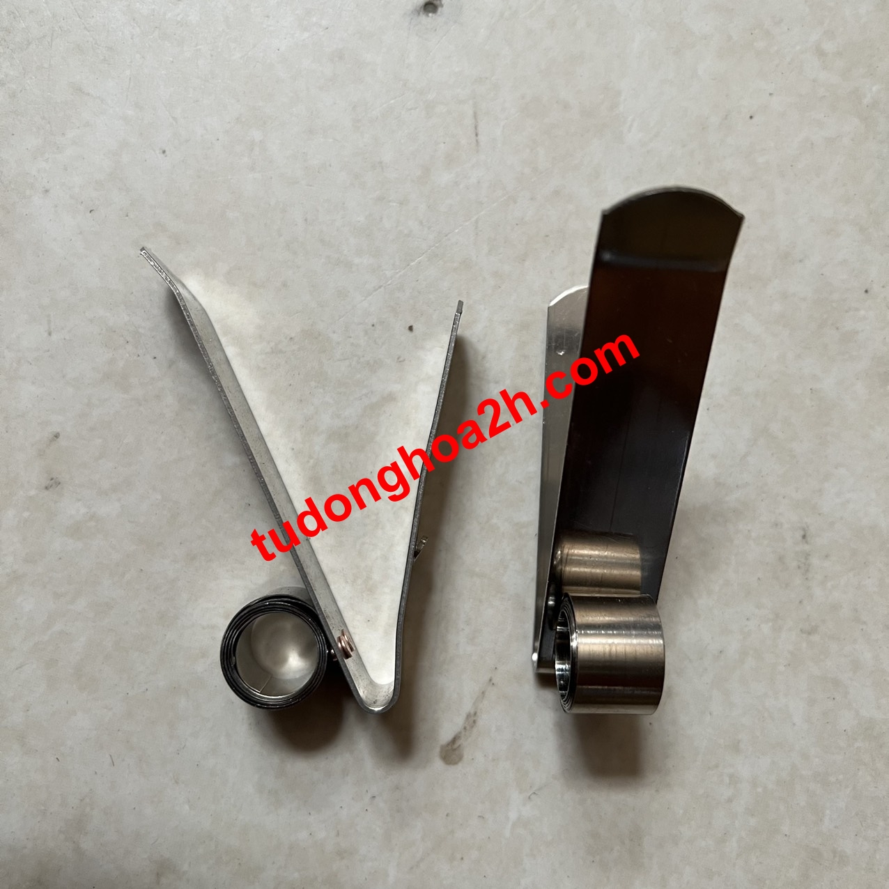 Lò xo ép chổi than chữ U mm Carbon brush Lò xo ép chổi than chữ U mm Carbon brush