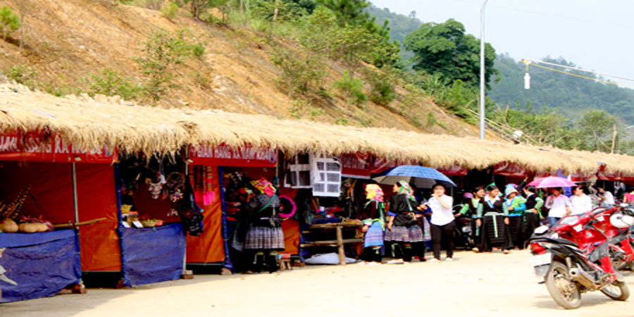 Đi chợ phiên Mù Cang Chải