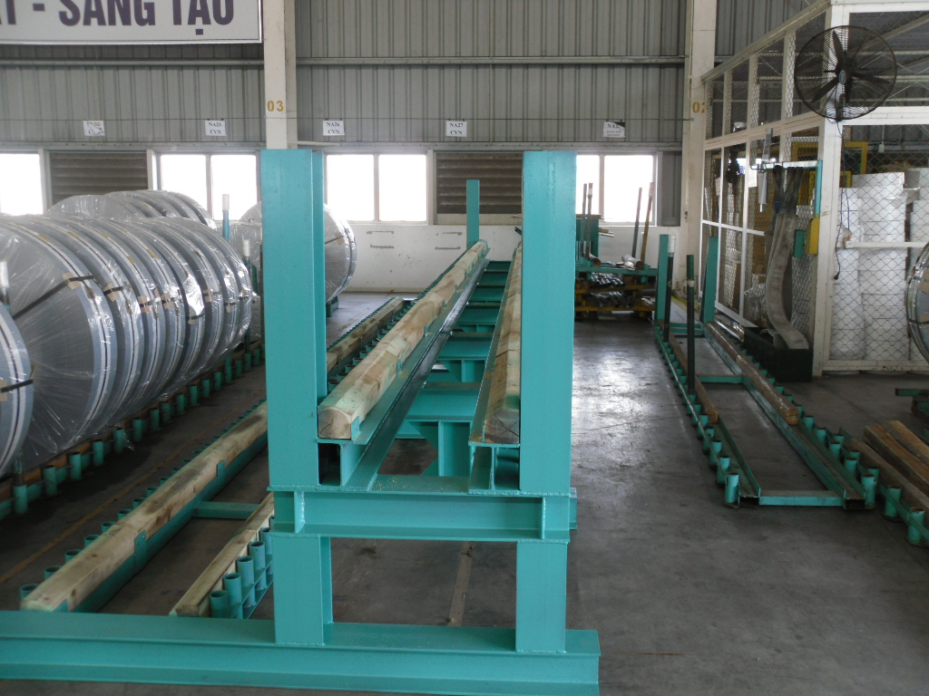 Gia công cơ khí: giá để hàng, kệ để hàng, kệ đa năng