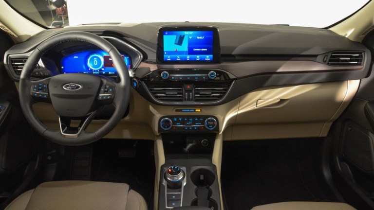 Đánh giá xe Ford Escape 2020 4 taplo ford escape 2020
