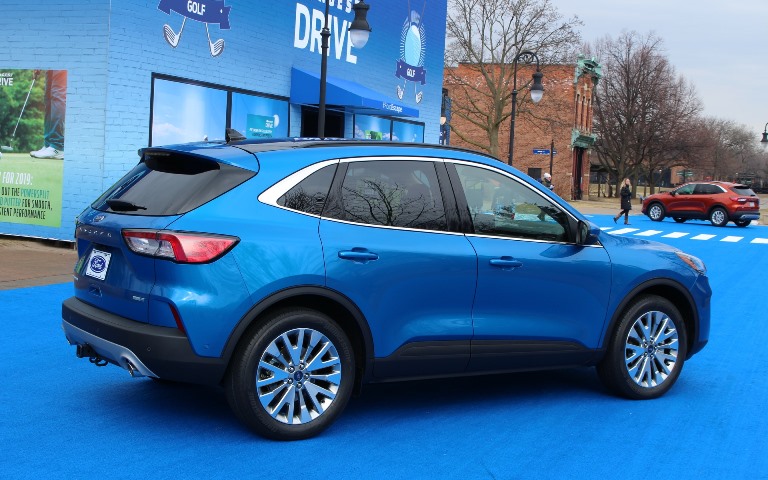 Đánh giá xe Ford Escape 2020 2 ngoại thất ford escape 2020