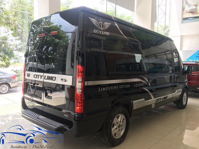 Ford Transit Limousine 10 chỗ: "Chuyên cơ" mặt đất hạng thương gia 5 Transit Limousine 10 chỗ có các họa tiết city limo bắt mắt, đẳng cấp