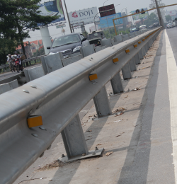 Dải phân cách tôn sóng