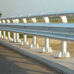 Dải phân cách tôn sóng