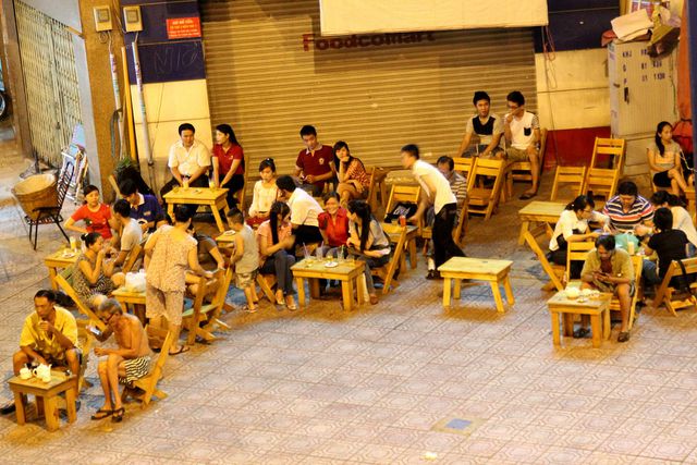 Trà chanh vỉa hè kiếm bộn tiền nhờ không gian thoáng đãng, mát mẻ.