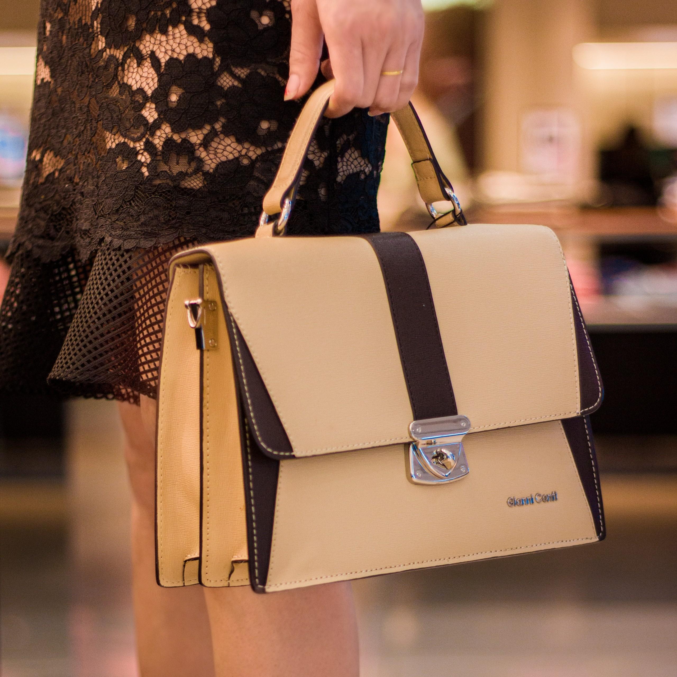 Túi nữ gam màu trung tính