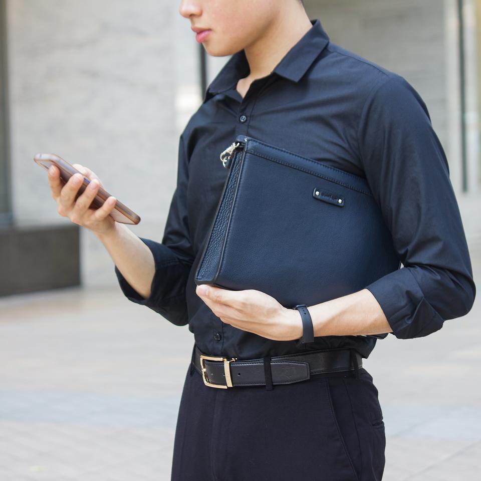 Ví nam cầm tay màu xanh đen