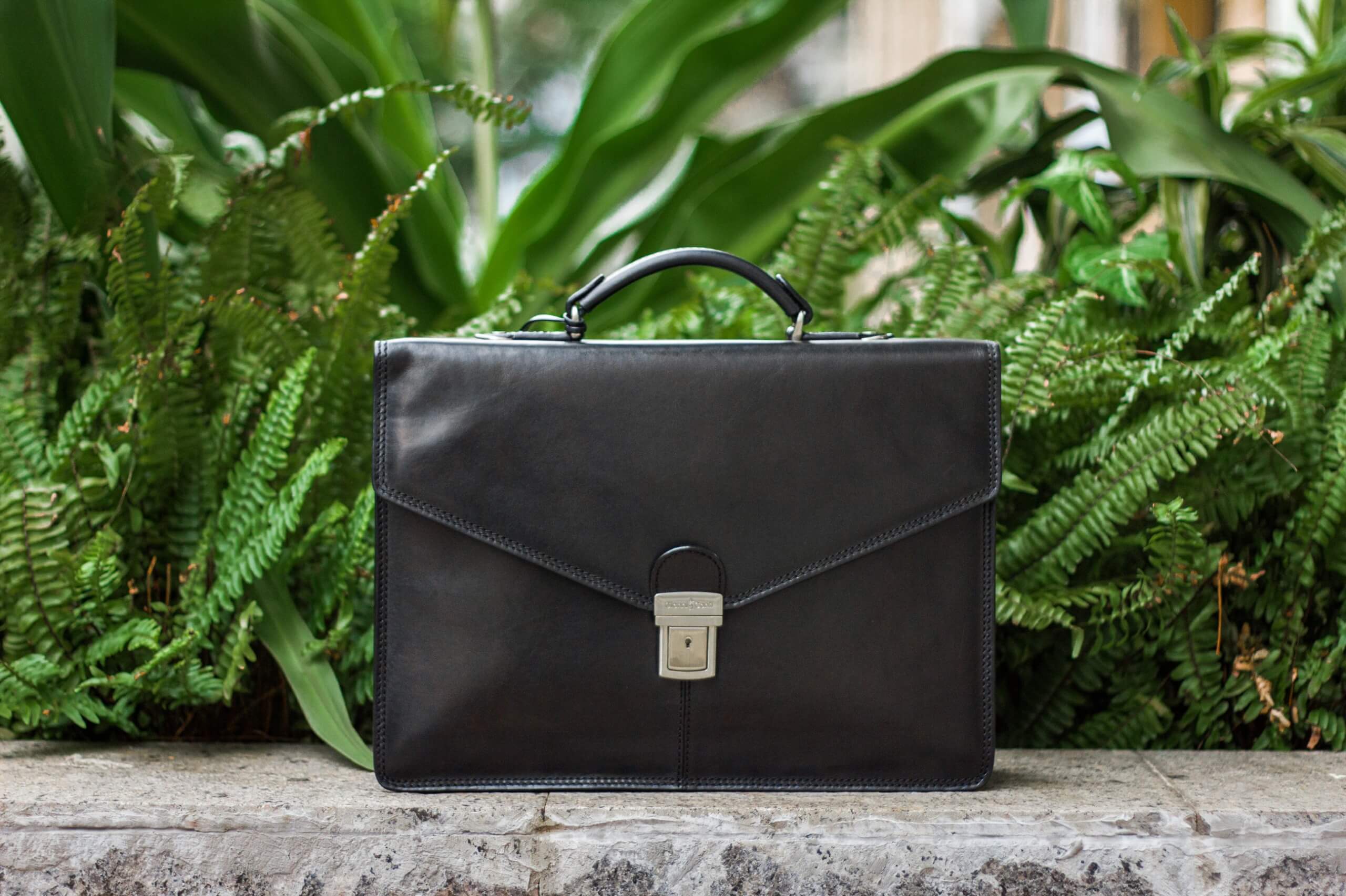 Cặp nam tặng thầy giáo