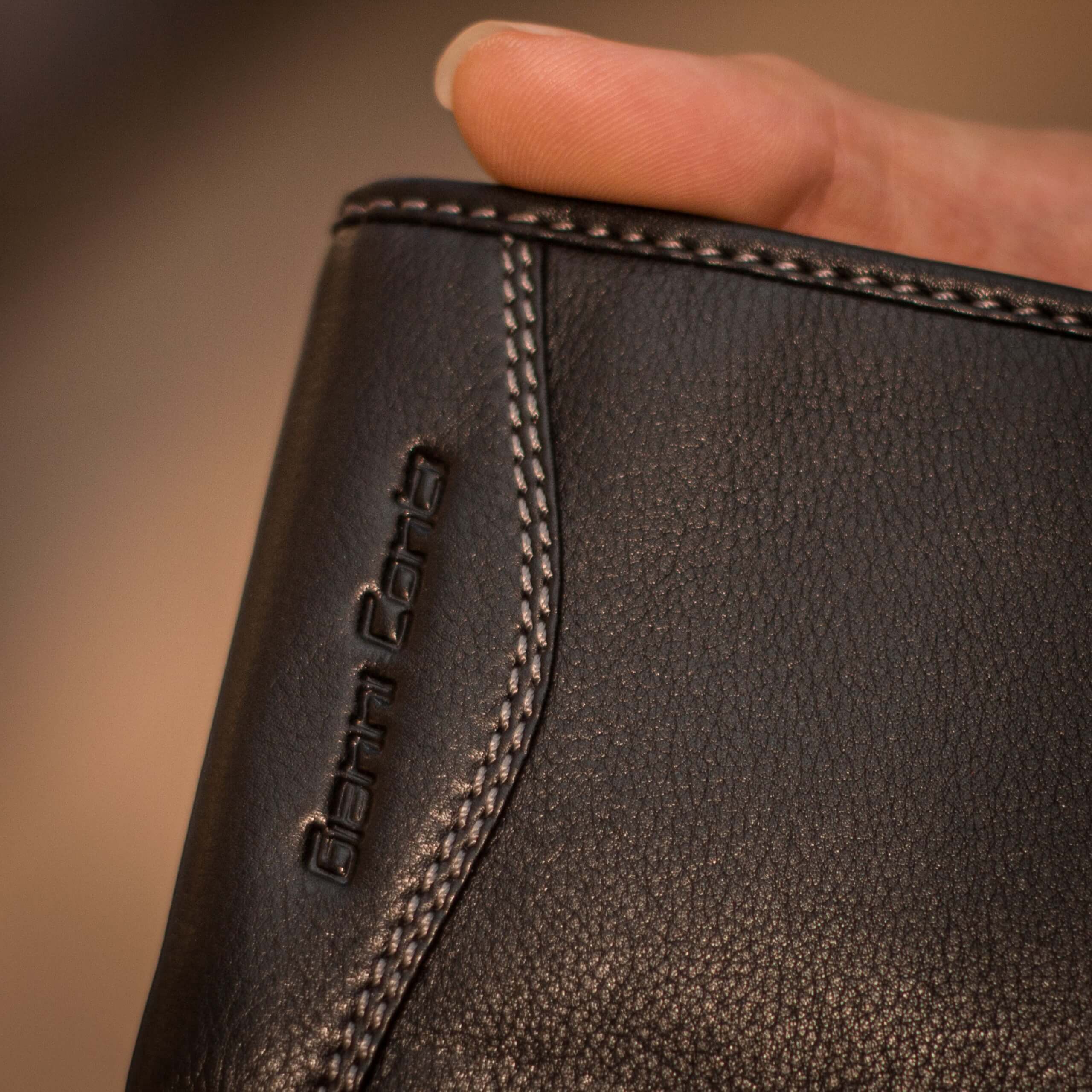 Ví nam da bò màu đen