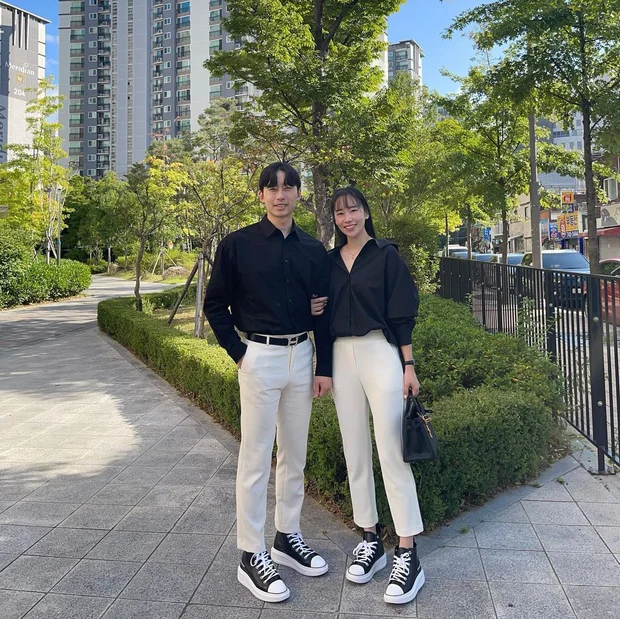 Cặp đôi Hàn gợi ý style lên đồ đi chơi Valentine đơn giản và tôn dáng