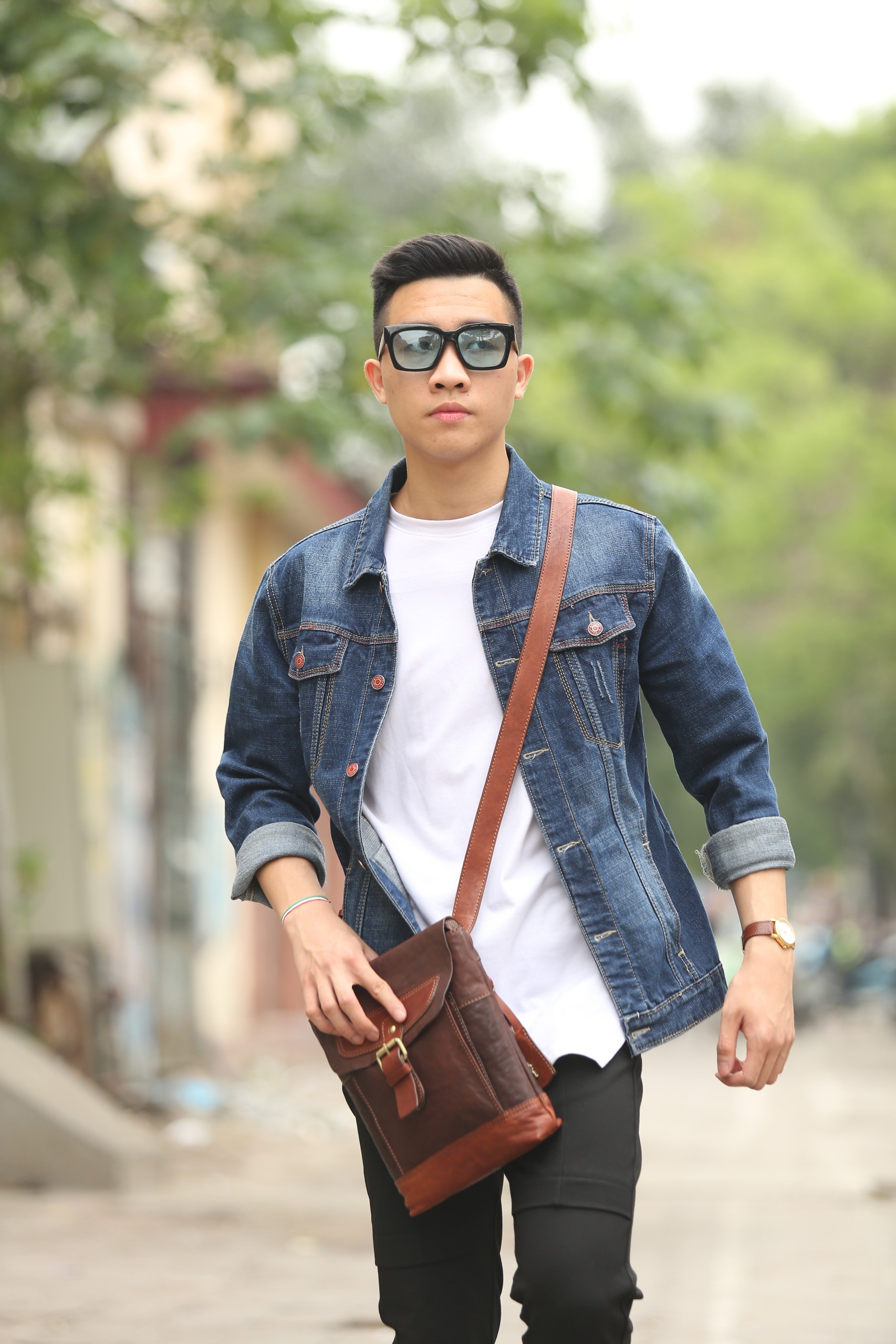 Túi xách nam đeo chéo da thật