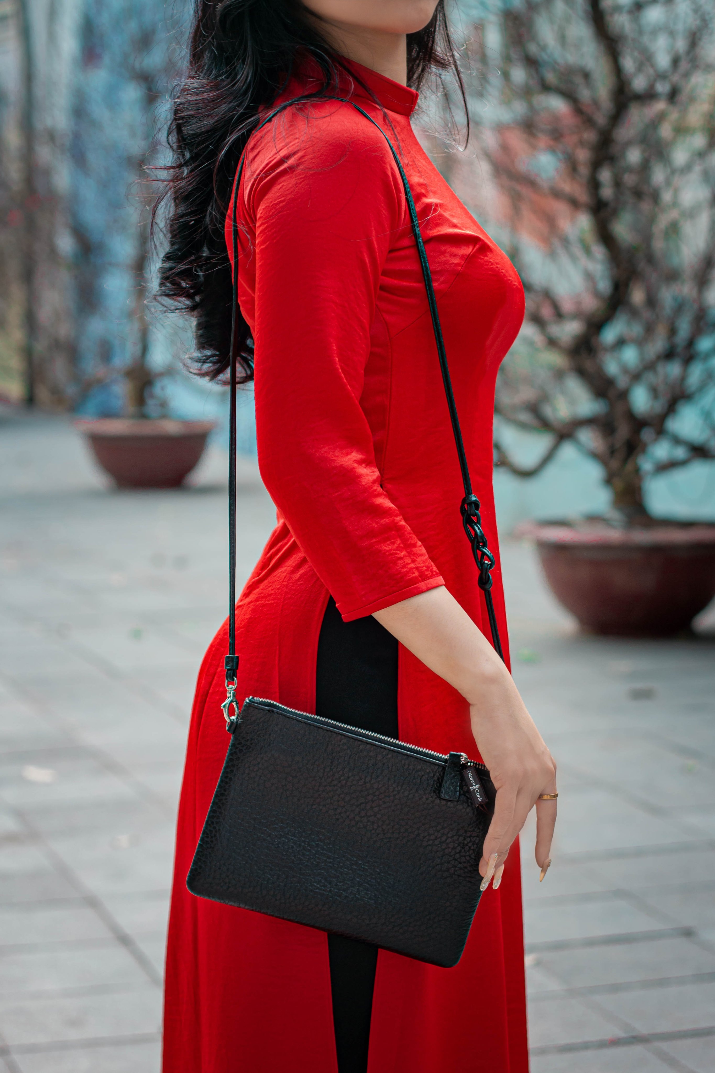 Túi xách phối cùng áo dài