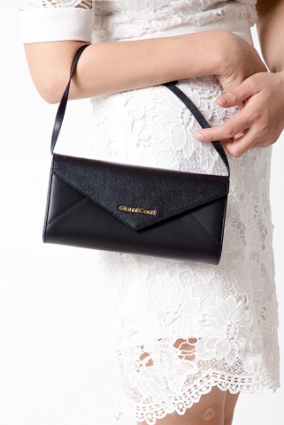 Ví cầm tay nữ dự tiệc