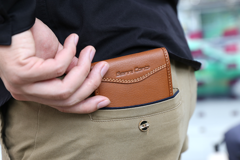 Ví dam dáng ngay mầu nâu