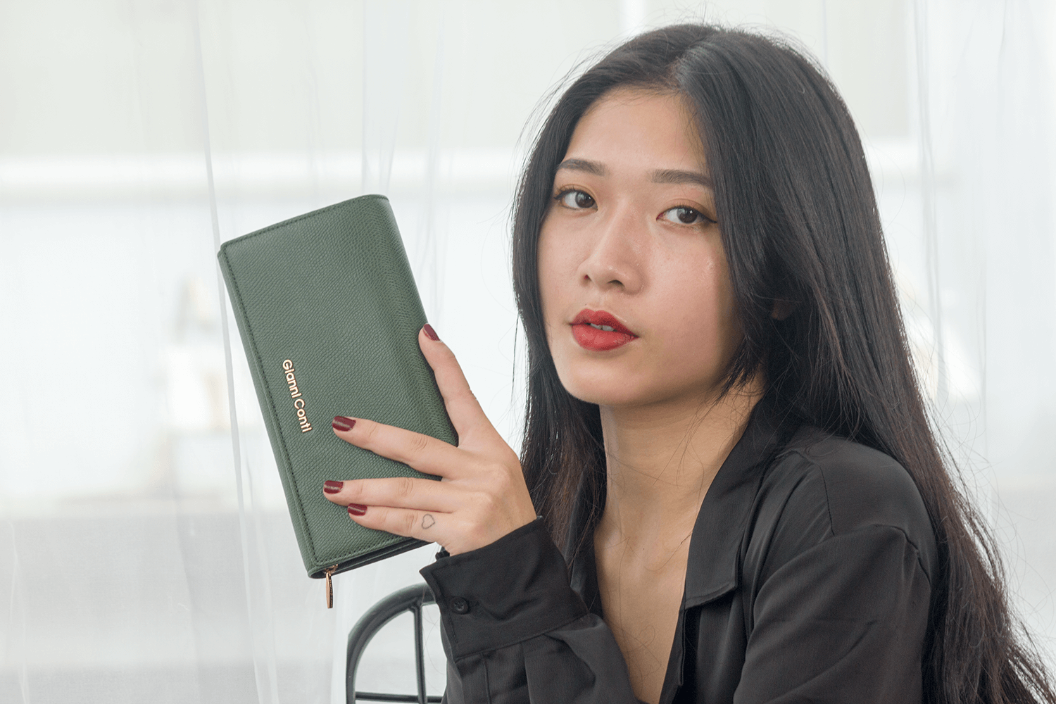 Ví nữ dự tiệc