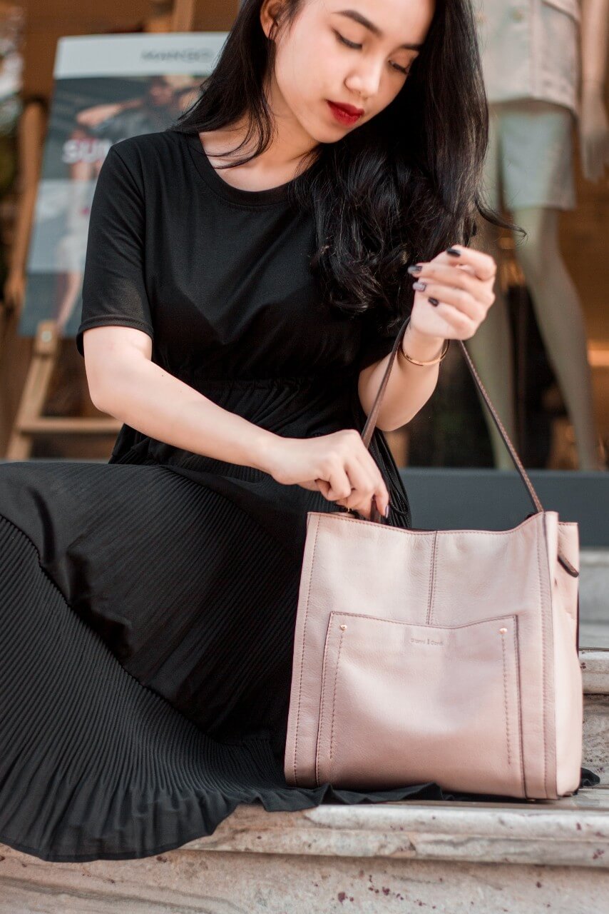 Túi tote màu be dịu dàng