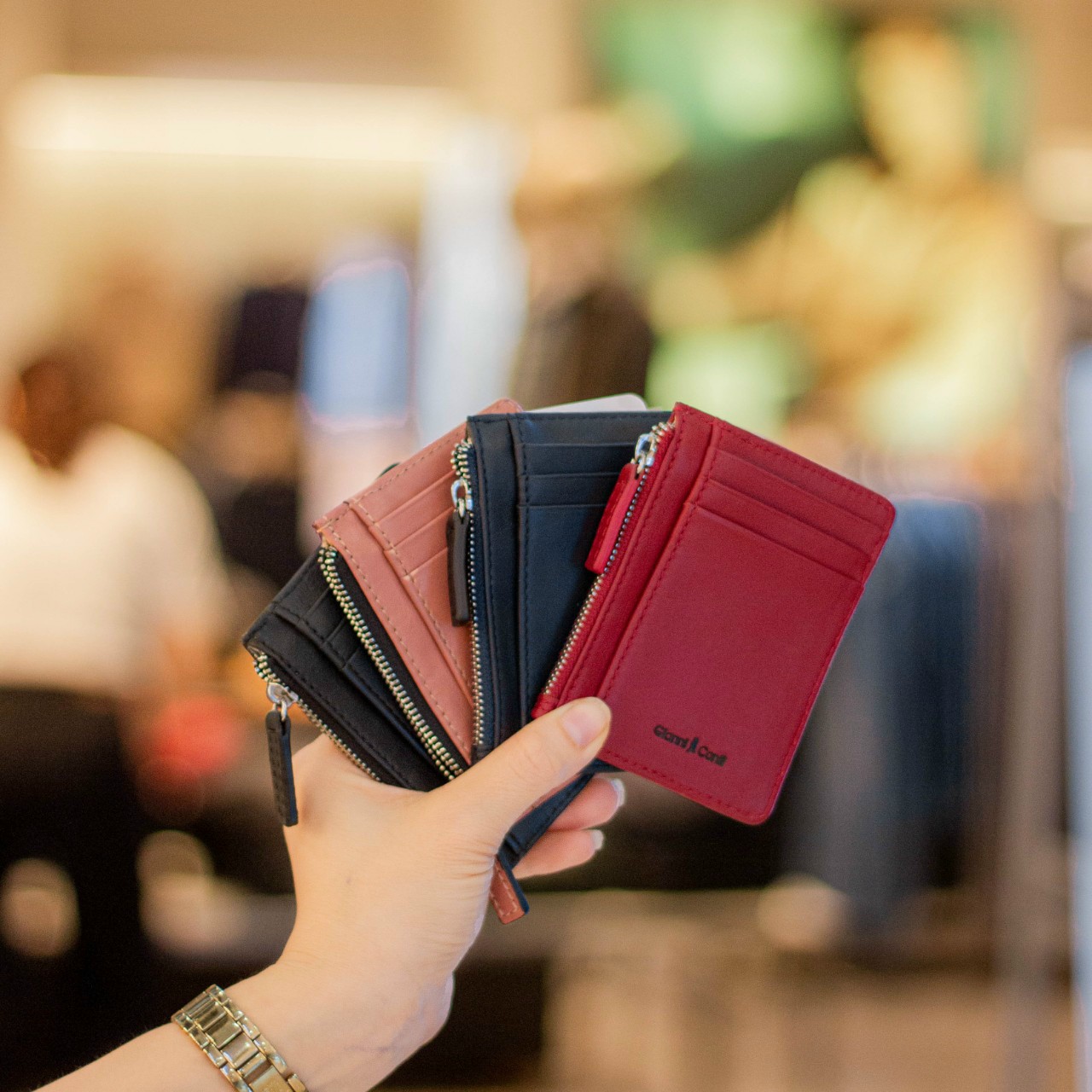 Những lợi ích khi mua ví đựng namecard làm quà tặng?
