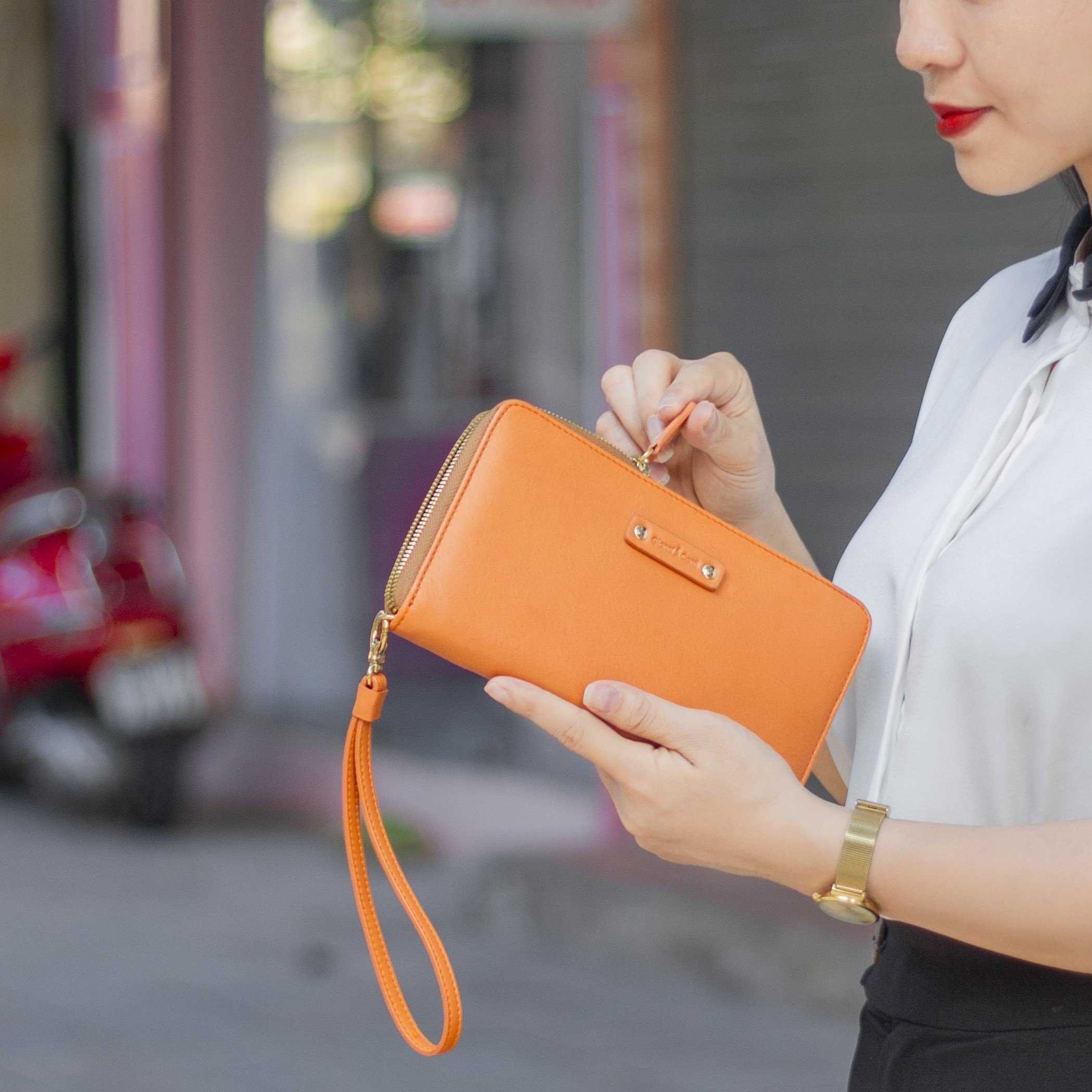 Gam màu ví mệnh thủy nên tránh