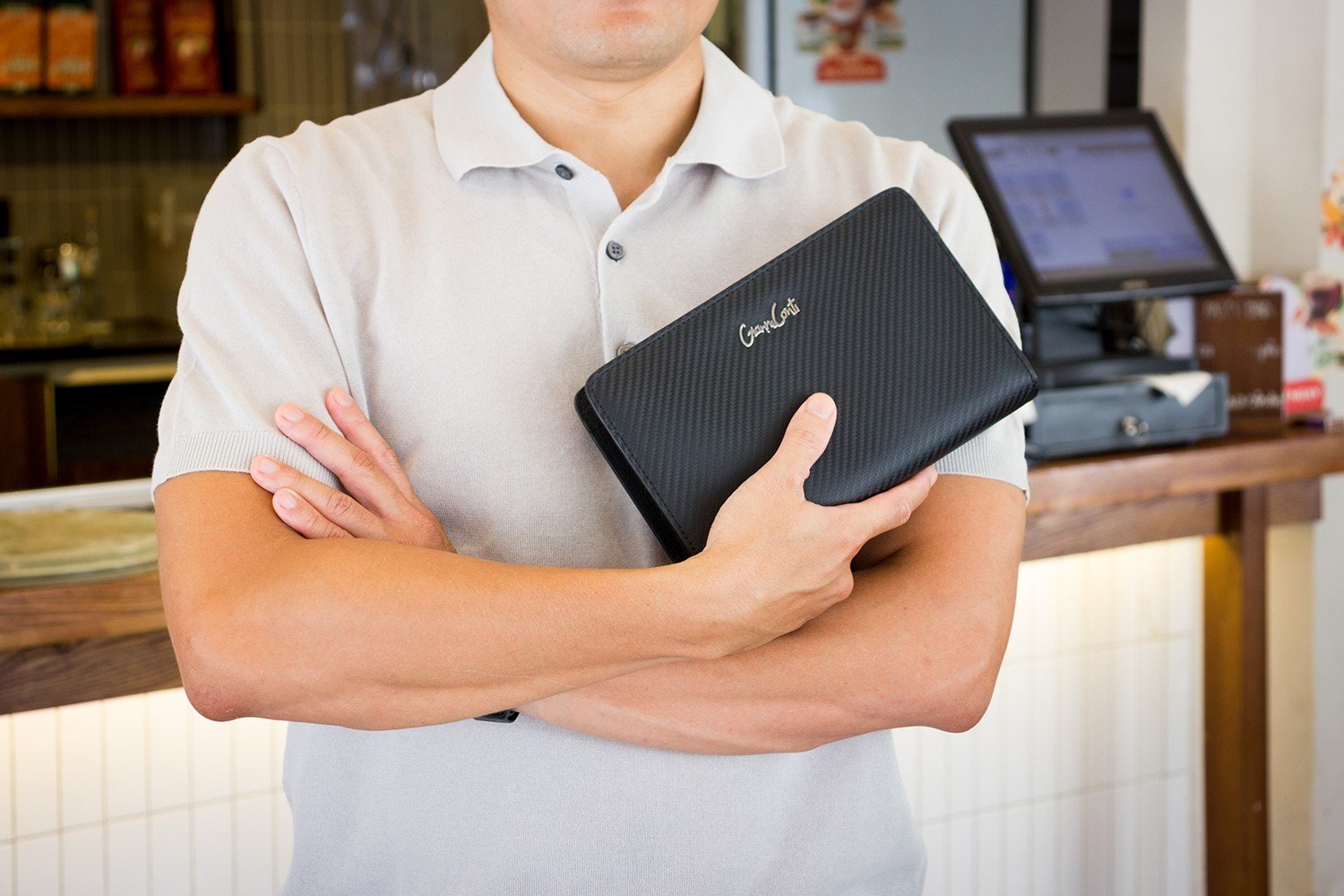 Ví cầm tay nam kiểu dáng trẻ