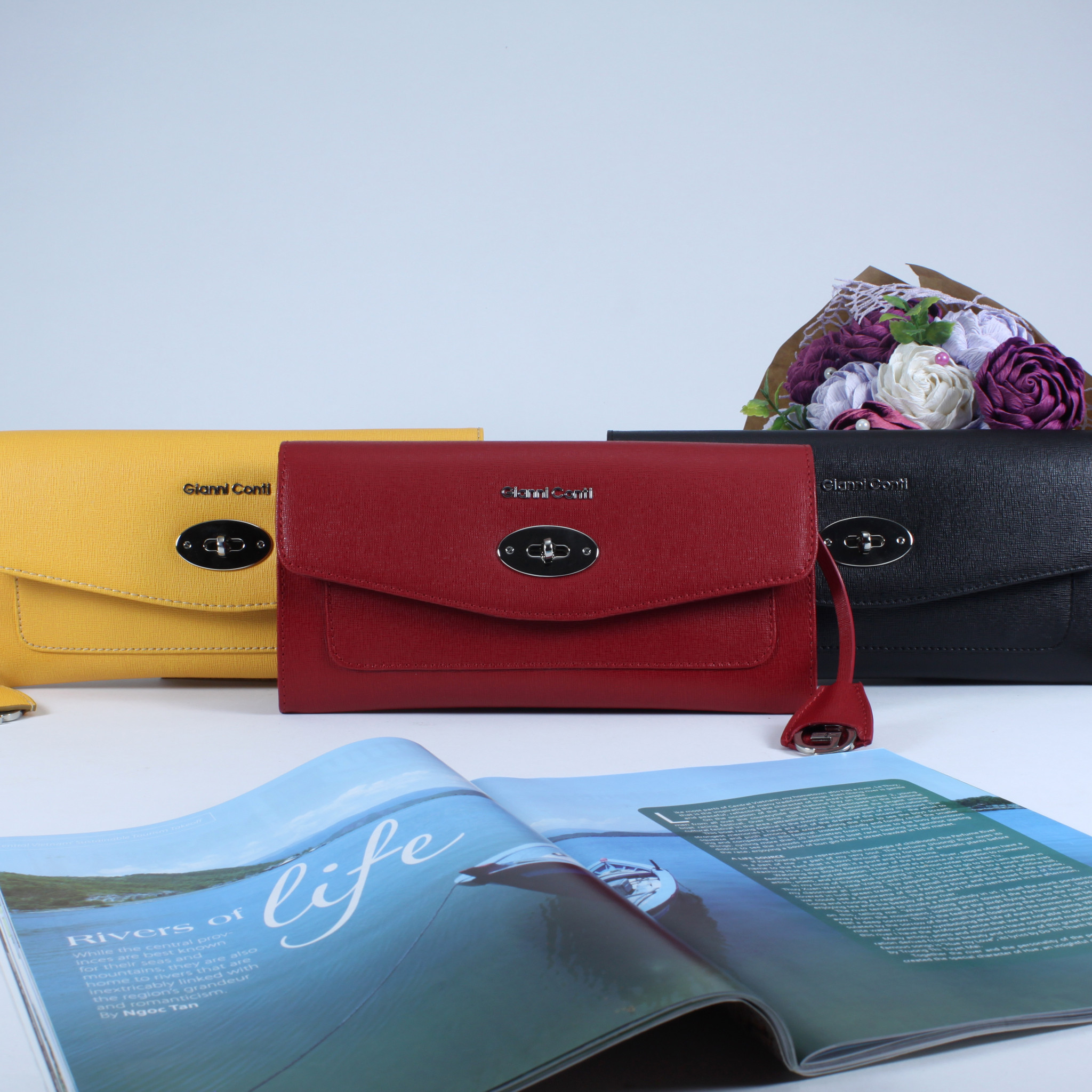 ví cầm tay nữ dự tiệc